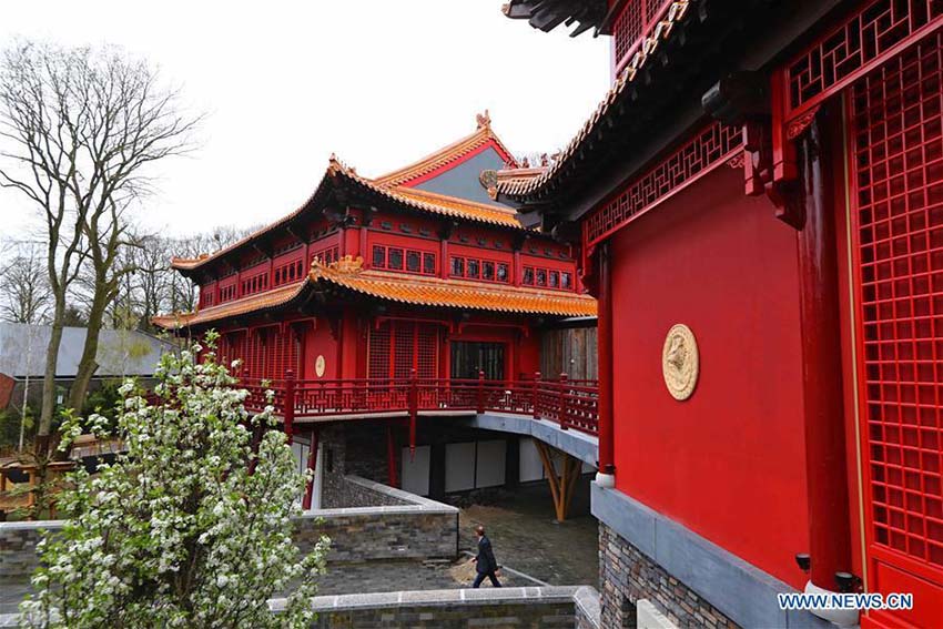 “Pandasia” no jardim zoológico de Ouwehands na Holanda