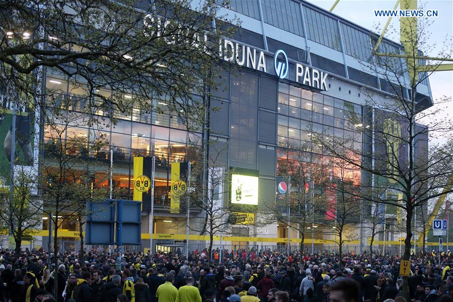 ?nibus da equipe alem? Borussia Dortmund atingido por engenhos explosivos