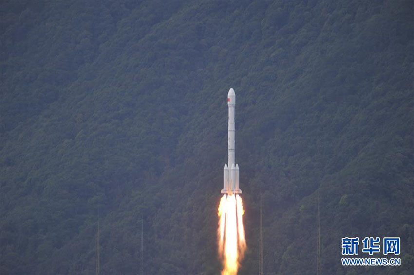 China: Lan?amento de satélite marca início de nova era de comunica??es