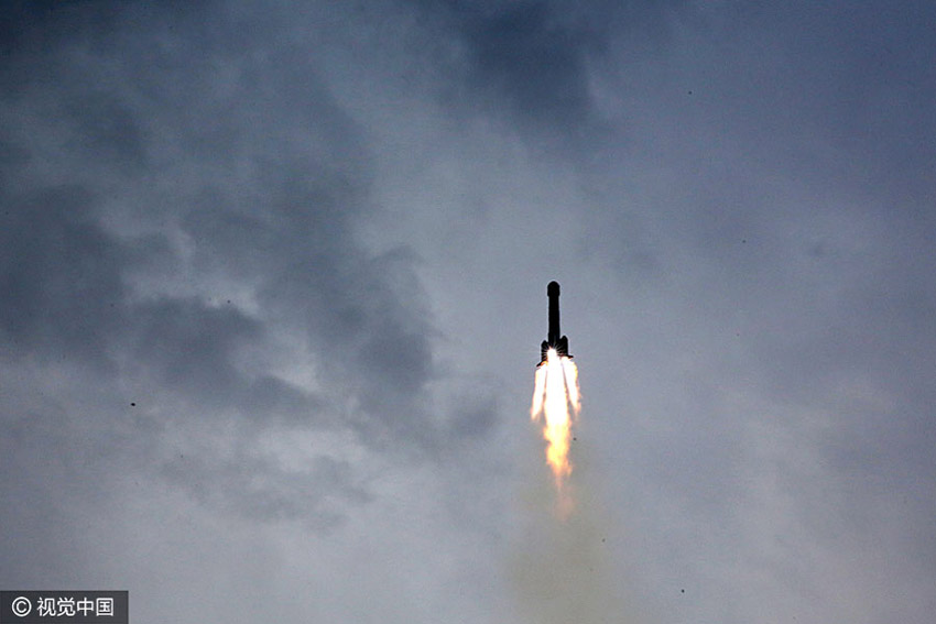 China: Lan?amento de satélite marca início de nova era de comunica??es