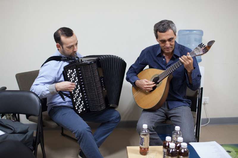 Capital chinesa em silêncio para ouvir o fado de Dona Rosa