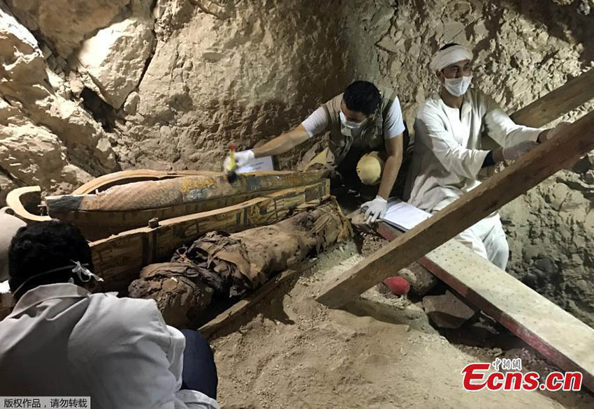 Egito: Múmias descobertas em túmulo com 3.500 anos