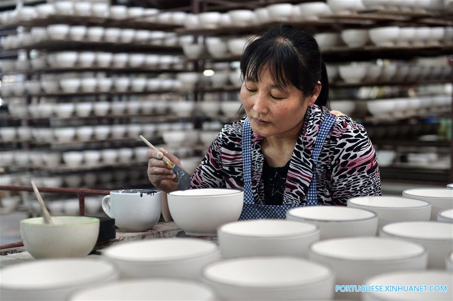 Cidade chinesa de Zibo é conhecida por produ??o e exporta??o de produtos ceramicos