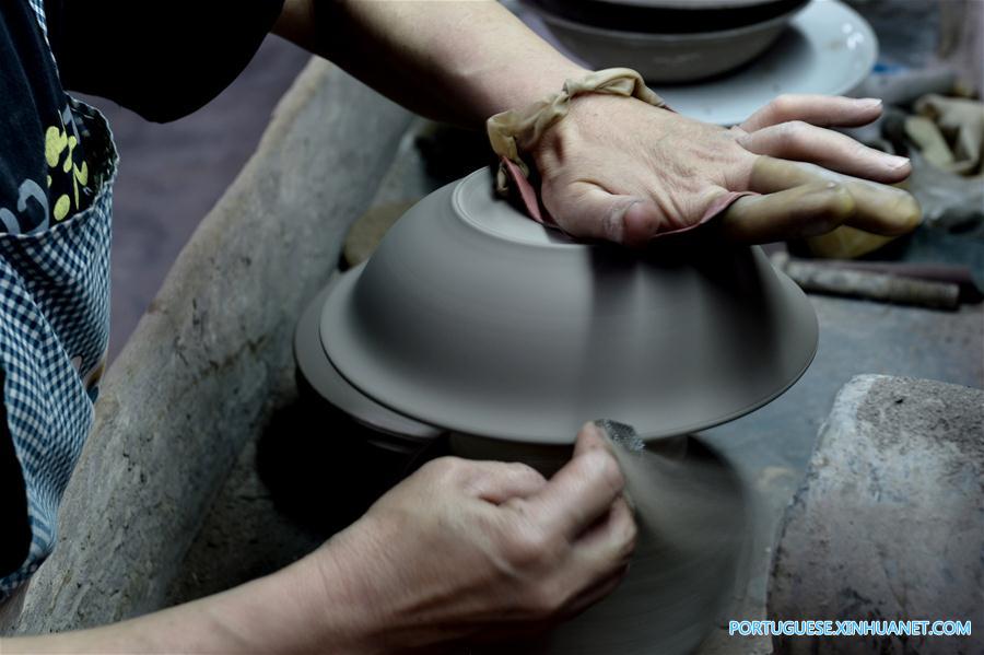 Cidade chinesa de Zibo é conhecida por produ??o e exporta??o de produtos ceramicos