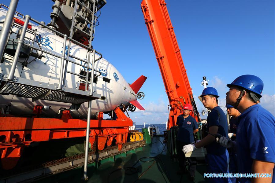 Cientistas chineses embarcam em miss?o às profundezas do Mar do Sul da China