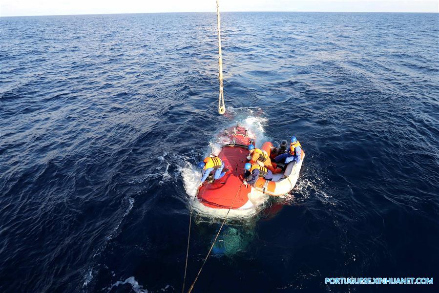 Cientistas chineses embarcam em miss?o às profundezas do Mar do Sul da China