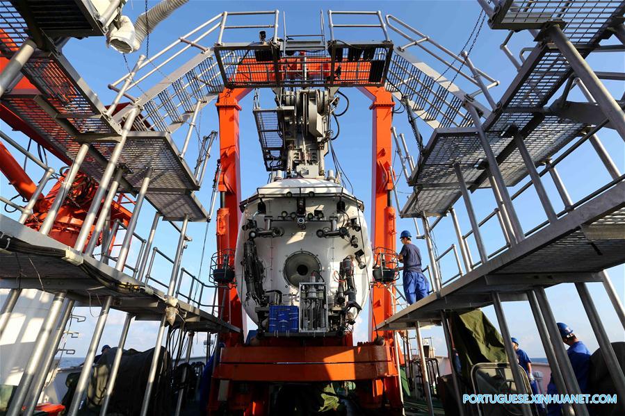 Cientistas chineses embarcam em miss?o às profundezas do Mar do Sul da China