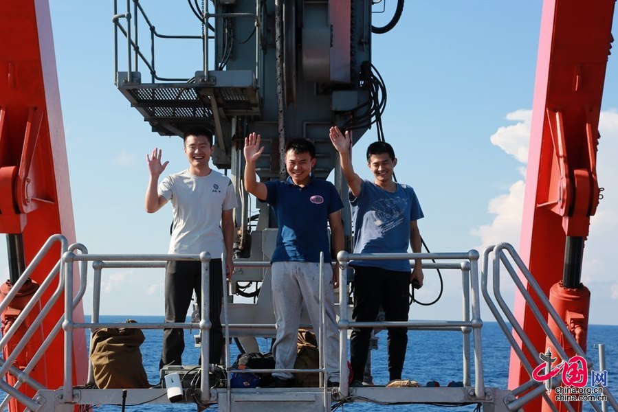 Submersível chinês Jiaolong completa segundo mergulho no Mar do Sul da China