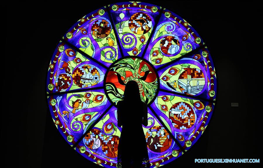 Exposi??o de arte sobre o espírito das mulheres em Beijing