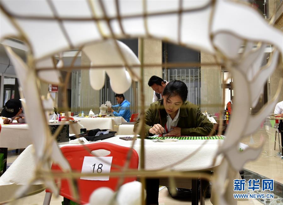 Competi??o nacional de papagaios de papel realizada em Hebei