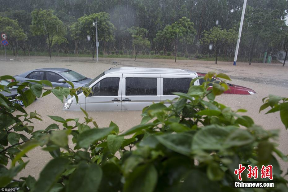 Tempestade atinge o norte de Guangzhou obrigando à reloca??o de 7 mil pessoas