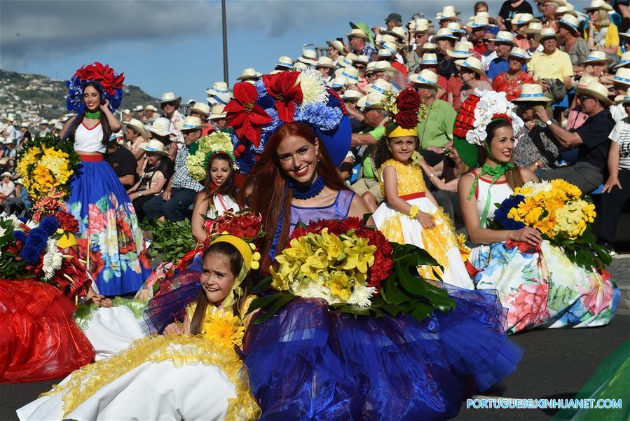 Desfile da Festa da Flor no Funchal na ilha da Madeira