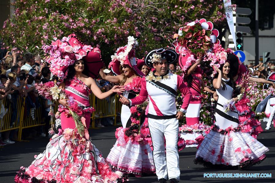 Desfile da Festa da Flor no Funchal na ilha da Madeira