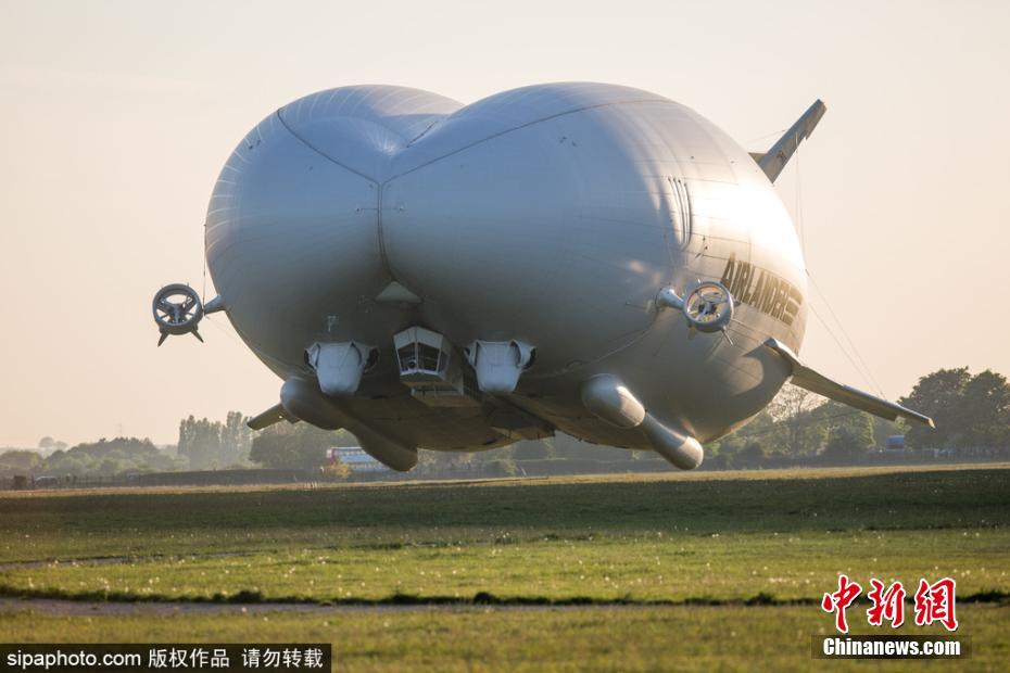 Maior aeronave do mundo reinicia voo experimental