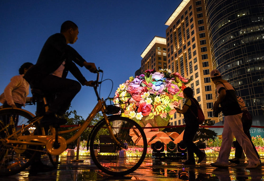 Beijing iluminada para receber o Fórum do Cintur?o e Rota