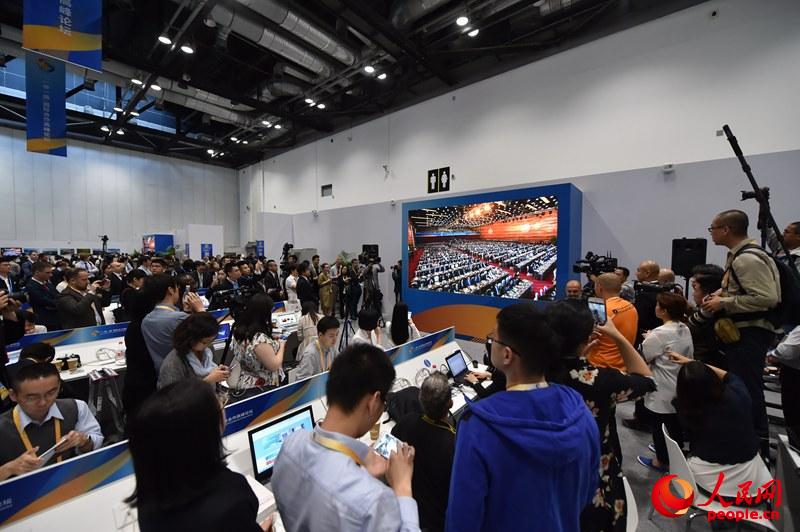 Imprensa internacional realiza cobertura da cerim?nia de abertura do Fórum do Cintur?o e Rota