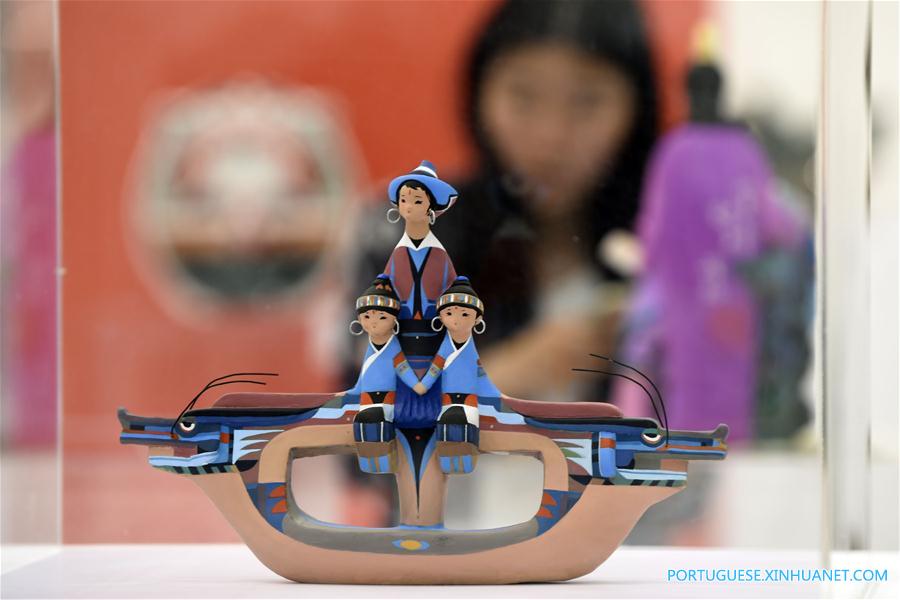 Realizada exposi??o de trabalhos de Zhang Chang no leste da China