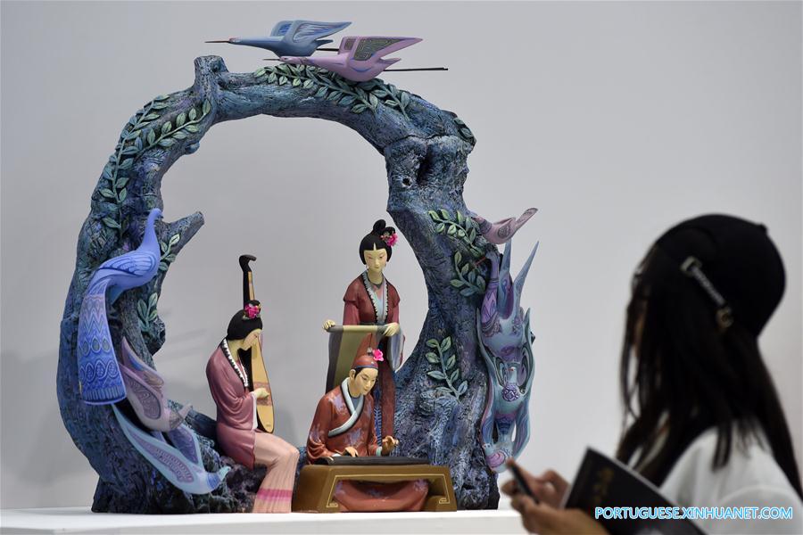 Realizada exposi??o de trabalhos de Zhang Chang no leste da China