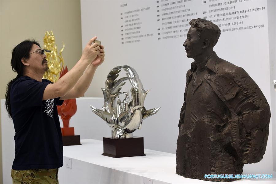 Realizada exposi??o de trabalhos de Zhang Chang no leste da China