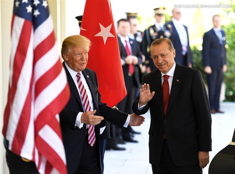 Destaque: Trump e Erdogan prometem reparar relacionamento entre EUA e Turquia em meio a diferen?as existentes