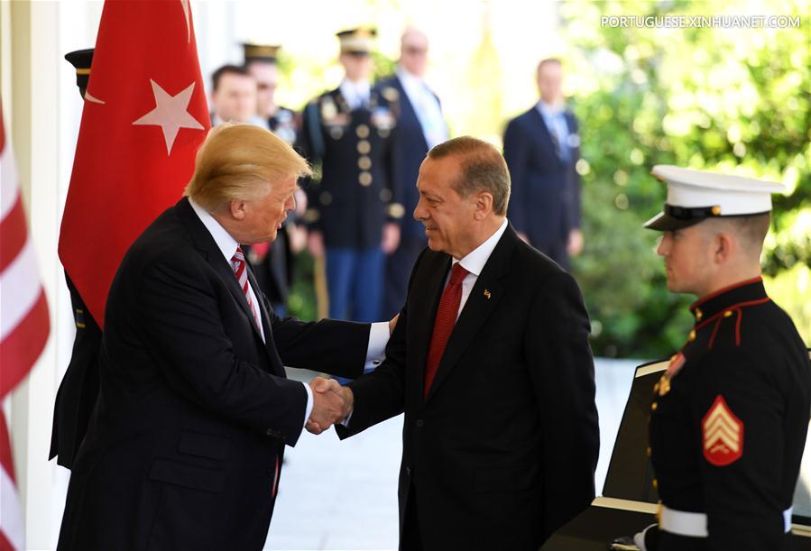 Destaque: Trump e Erdogan prometem reparar relacionamento entre EUA e Turquia em meio a diferen?as existentes