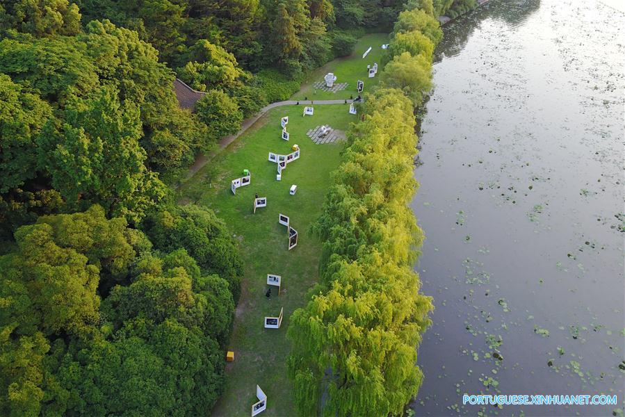 Exposi??o fotográfica em Hangzhou no leste da China