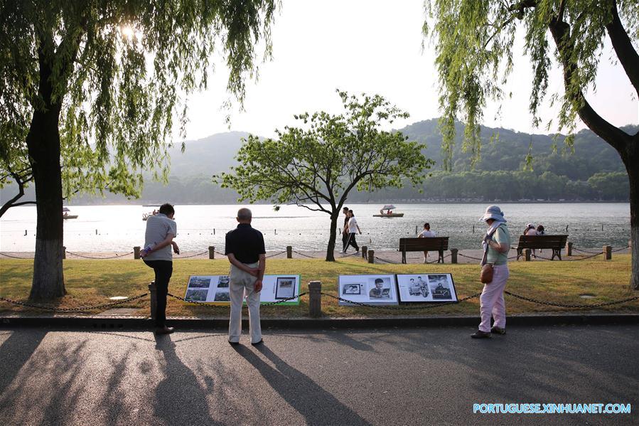 Exposi??o fotográfica em Hangzhou no leste da China
