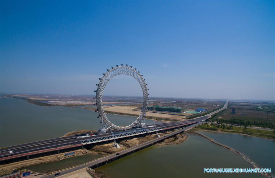 Em imagens: Roda-gigante no leste da China