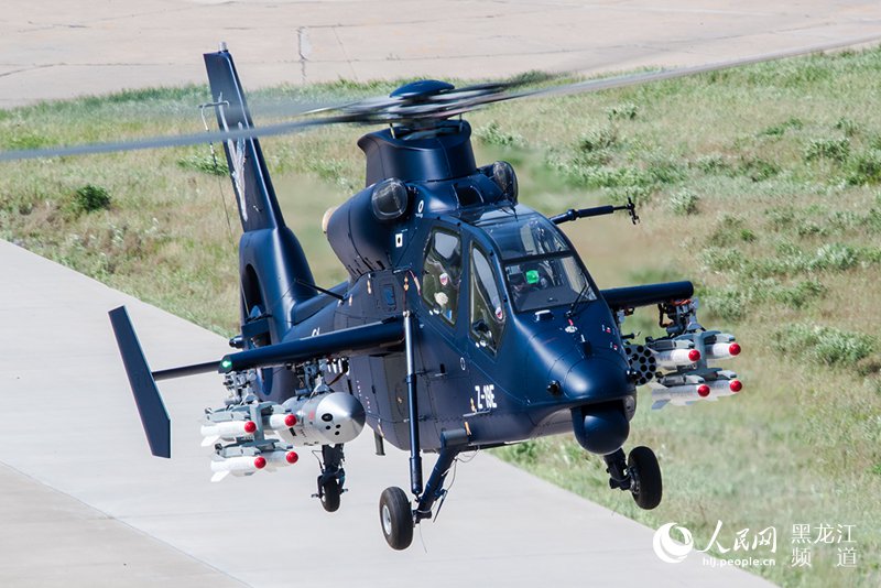 Helicóptero armado Z-19E faz voo inaugural na China