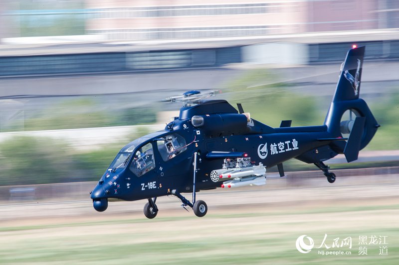 Helicóptero armado Z-19E faz voo inaugural na China