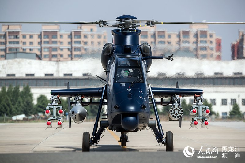 Helicóptero armado Z-19E faz voo inaugural na China