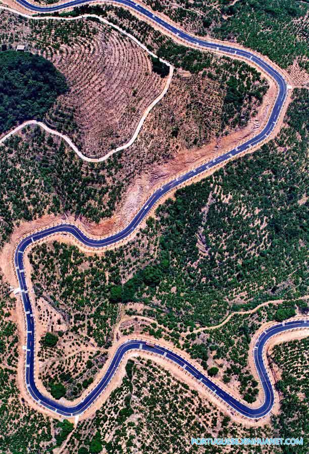 Constru??o de estradas turísticas em Hebei conecta aldeias rurais às relíquias históricas