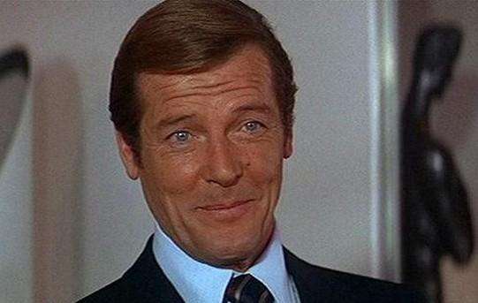 Roger Moore, ator de James Bond, morre aos 89 anos