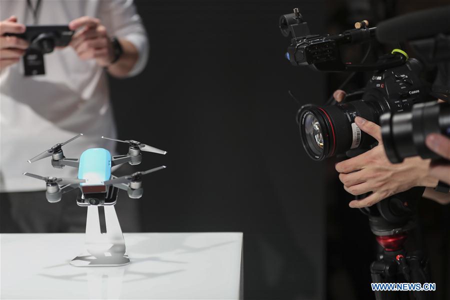 DJI anuncia primeiro drone do tamanho da m?o em Nova Iorque