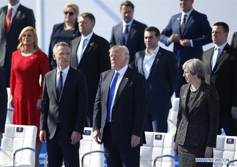 Líderes mundiais reunidos na nova sede da OTAN