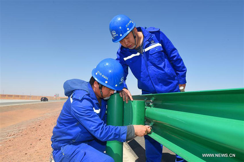 Autoestrada G7 entre Beijing e Urumqi prepara inaugura??o da circula??o rodoviária