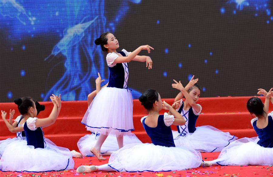 Celebra??es do Dia das Crian?as ao redor da China