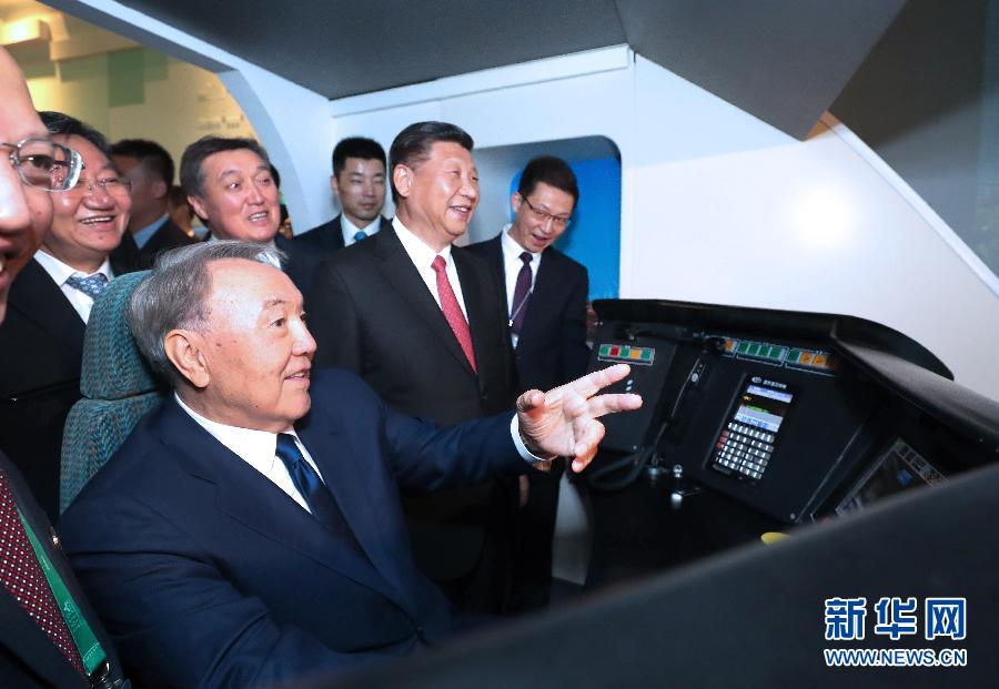 Xi visita pavilh?o chinês da Expo Astana e pede melhor transporte transfronteiri?o