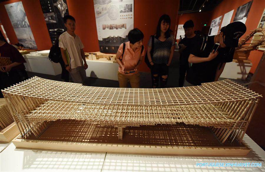 Exposi??o de arte exibe trabalhos de graduados em Hangzhou no leste da China