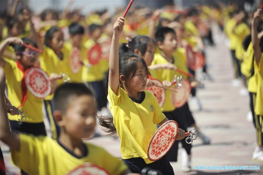 Alunos aprendem sobre cultura tradicional em Hebei