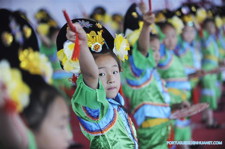 Alunos aprendem sobre cultura tradicional em Hebei