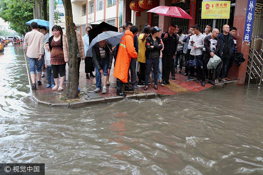 Chuvas torrenciais afetam sul da China