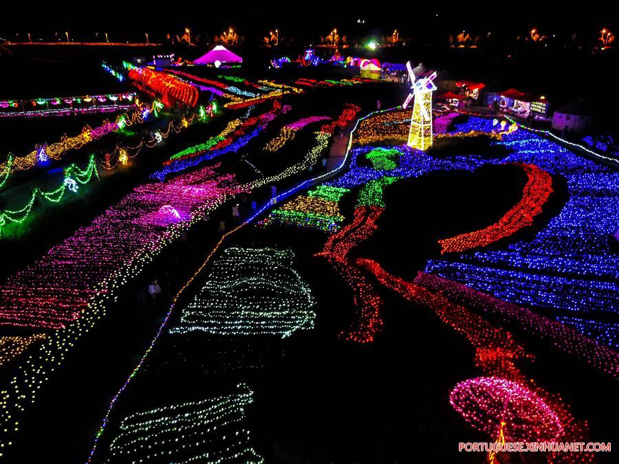 Festival de luzes come?a em Guizhou, no sudoeste da China