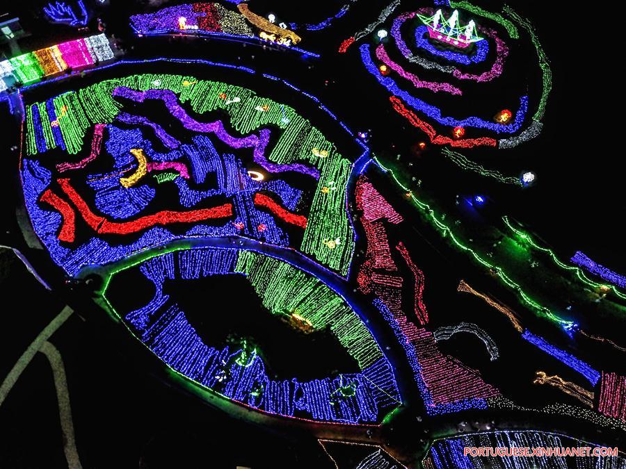 Festival de luzes come?a em Guizhou, no sudoeste da China