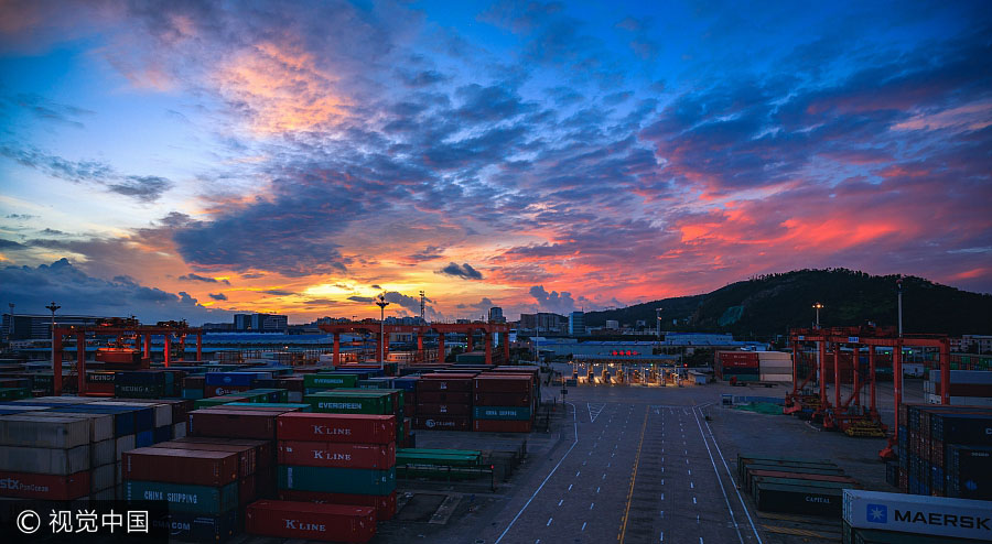 Tuf?o Merbok atinge sul da China