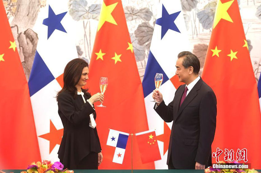 República Popular da China estabelece rela??es diplomáticas com a República do Panamá