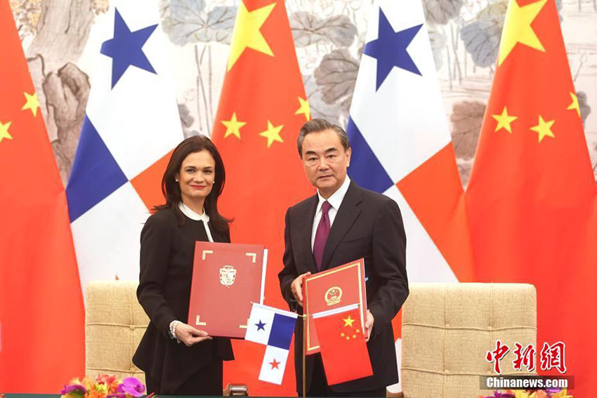República Popular da China estabelece rela??es diplomáticas com a República do Panamá