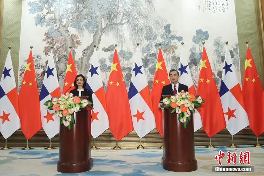 República Popular da China estabelece rela??es diplomáticas com a República do Panamá
