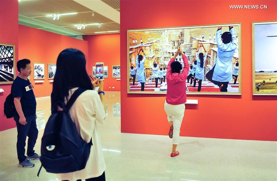 Exposi??o Conjunta de Fotografia dos Media do BRICS realizada em Beijing