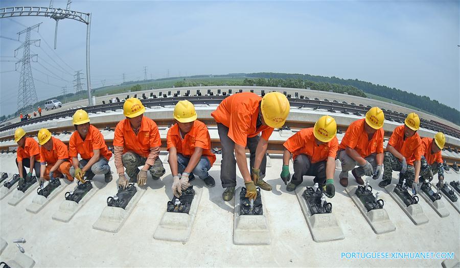 Ferrovia de alta velocidade Beijing-Shenyang em constru??o no nordeste da China